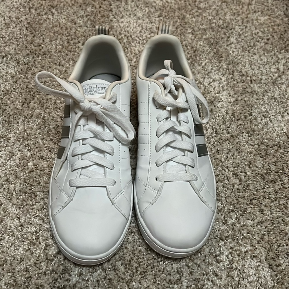 8.5 Adidas Sneaker